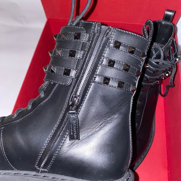 VALENTINO NWT Rockstud Buckle Accents Leather Combat Boots Size 39 - Picture 10 of 15